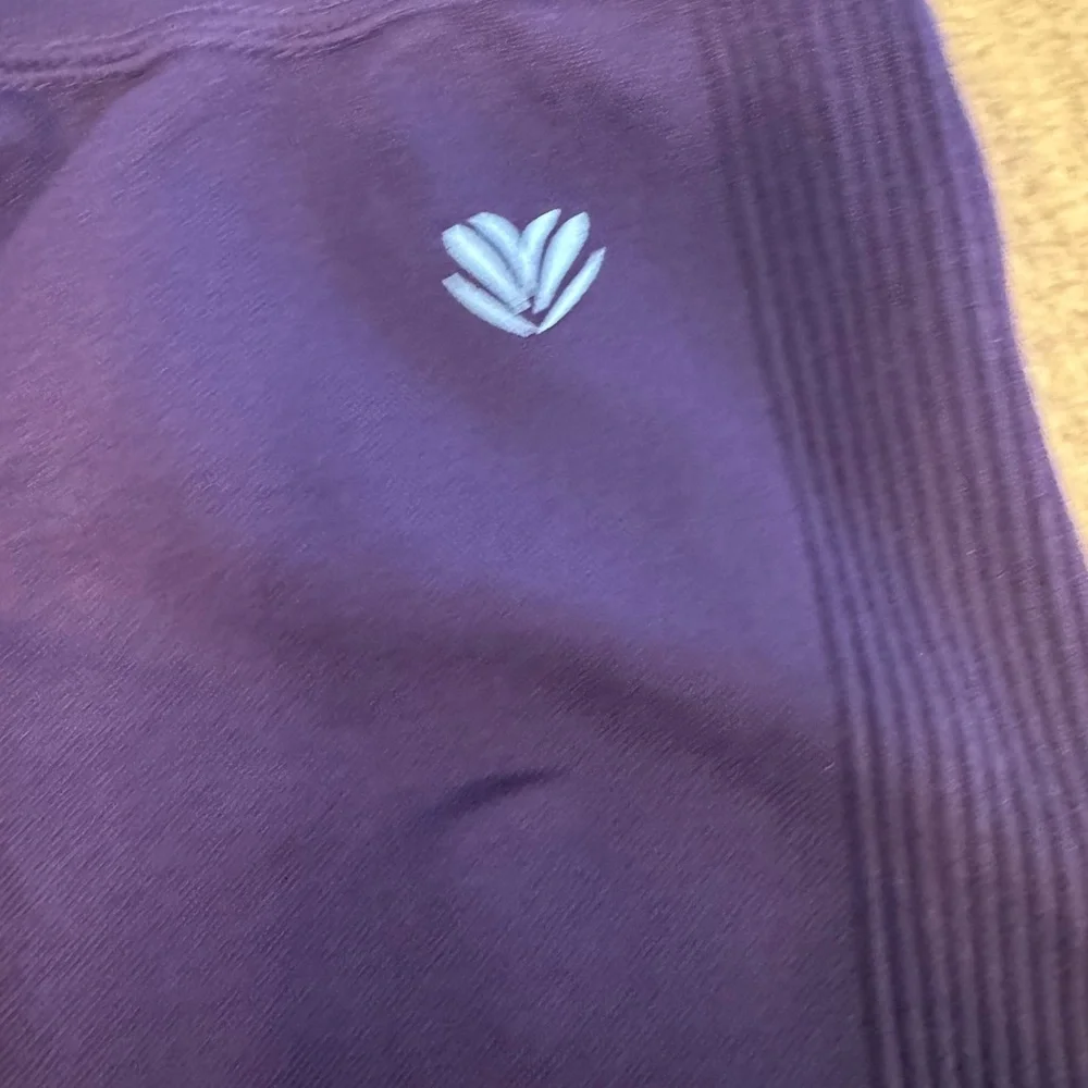 Forever 21 purple leggings size small EUC - Picture 3 of 4